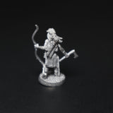 Female Wilderness Warrior, 11-018, Ral Partha