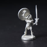 Dwarf Shield Maiden, 01-187, Ral Partha