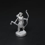 Female Wilderness Warrior, 11-018, Ral Partha