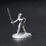 Female Thief, The Thieves' Guild, 32-018, Ral Partha