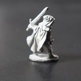 Ranger w. Two Swords, 8107, Personalities II, Broken, Grenadier