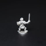 Hogar, Armored Halfling Champion, 03-093, Ral Partha